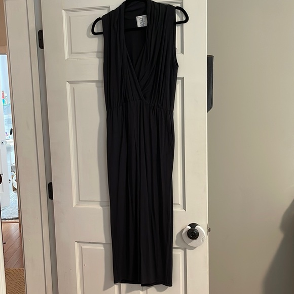 Sarah Liller SF Dress - Picture 2 of 8